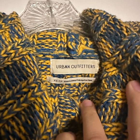 Urban outfitters acrylic turtleneck sweater yellow blue crop - Picture 6 of 7